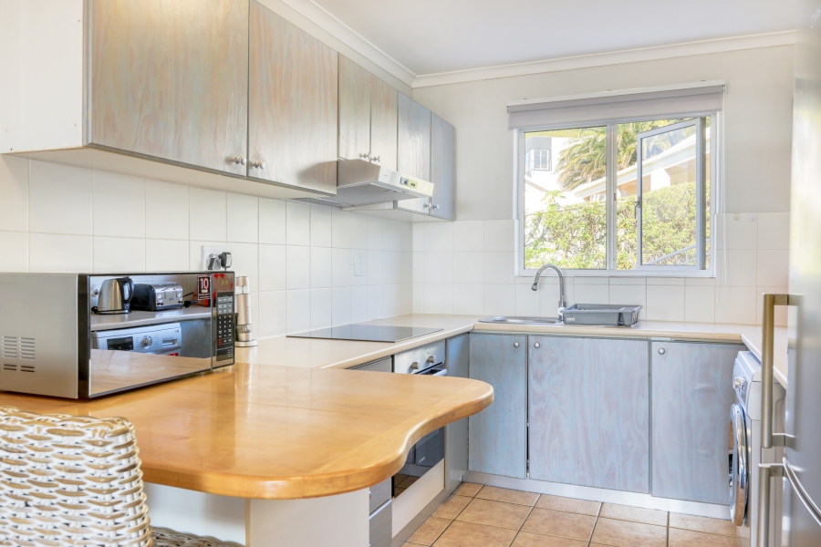 2 Bedroom Property for Sale in Vredehoek Western Cape